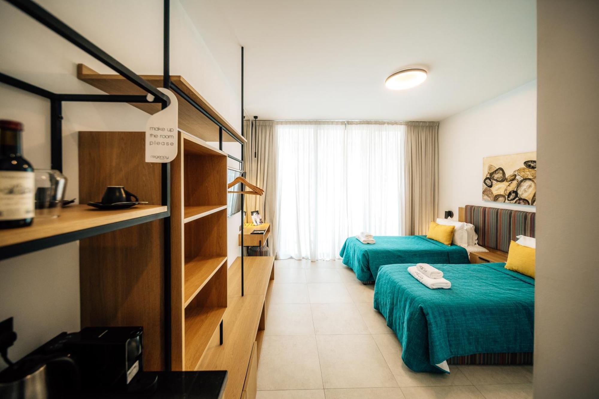 Regency Boutique Hotel Holiday Suites Пафос Номер фото